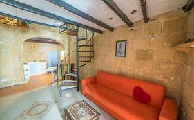 Pa- Pandora'S Loft